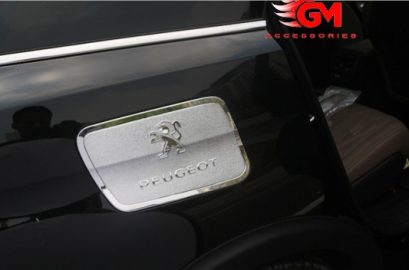 Ốp nắp xăng Peugeot có cần thiết không?